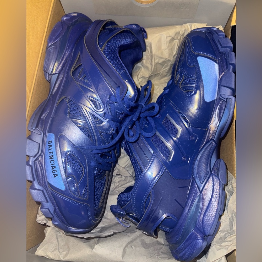 Authentic Purchased at Neiman Marcus
Blue Balenciaga Sneakers 
Good condition